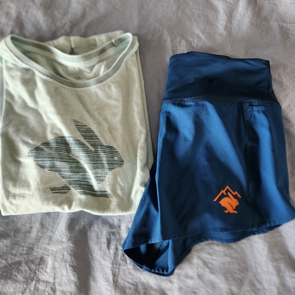 Rabbit Summit Chaser 4" short and Ringer Tshirt size small